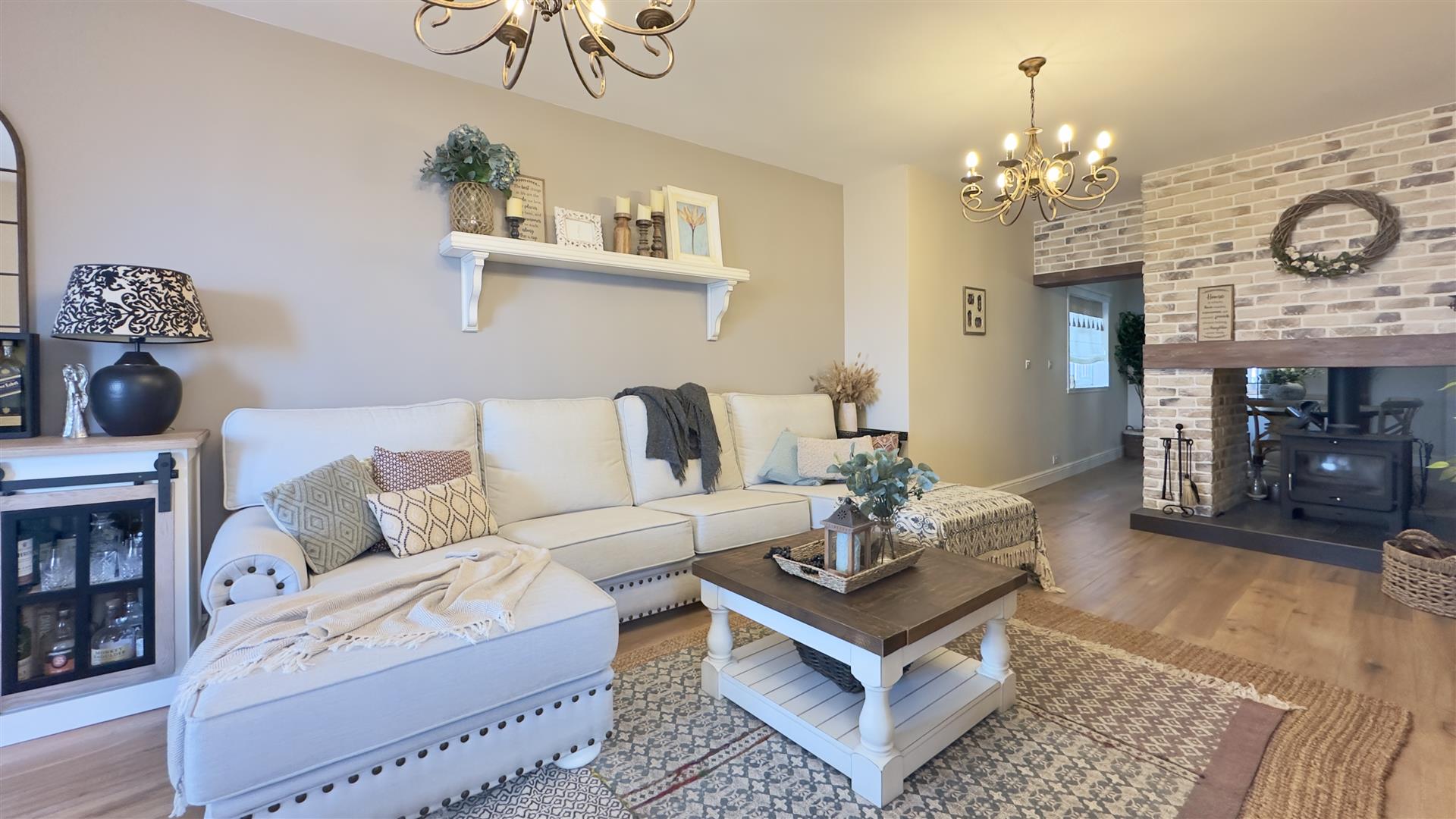 Image of House - 5 Bedrooms - 4 Bathrooms for Sale in Other South District-Gibraltar, Image 11